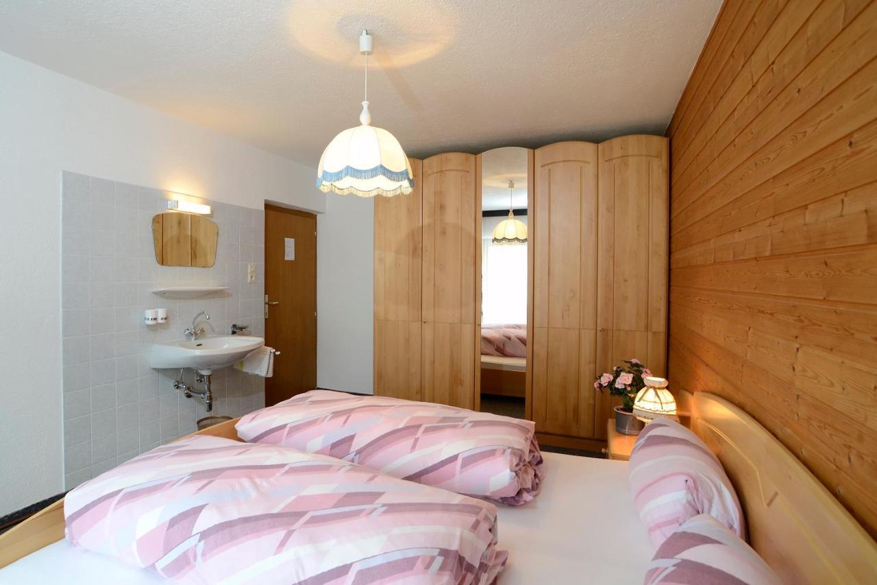 Gästehaus Riml Längenfeld Zimmer foto